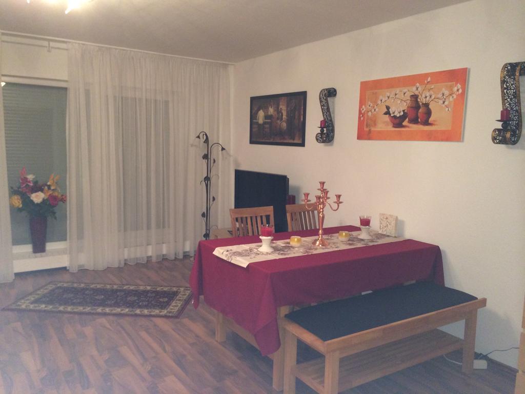 2Places Side Lorrach Room photo