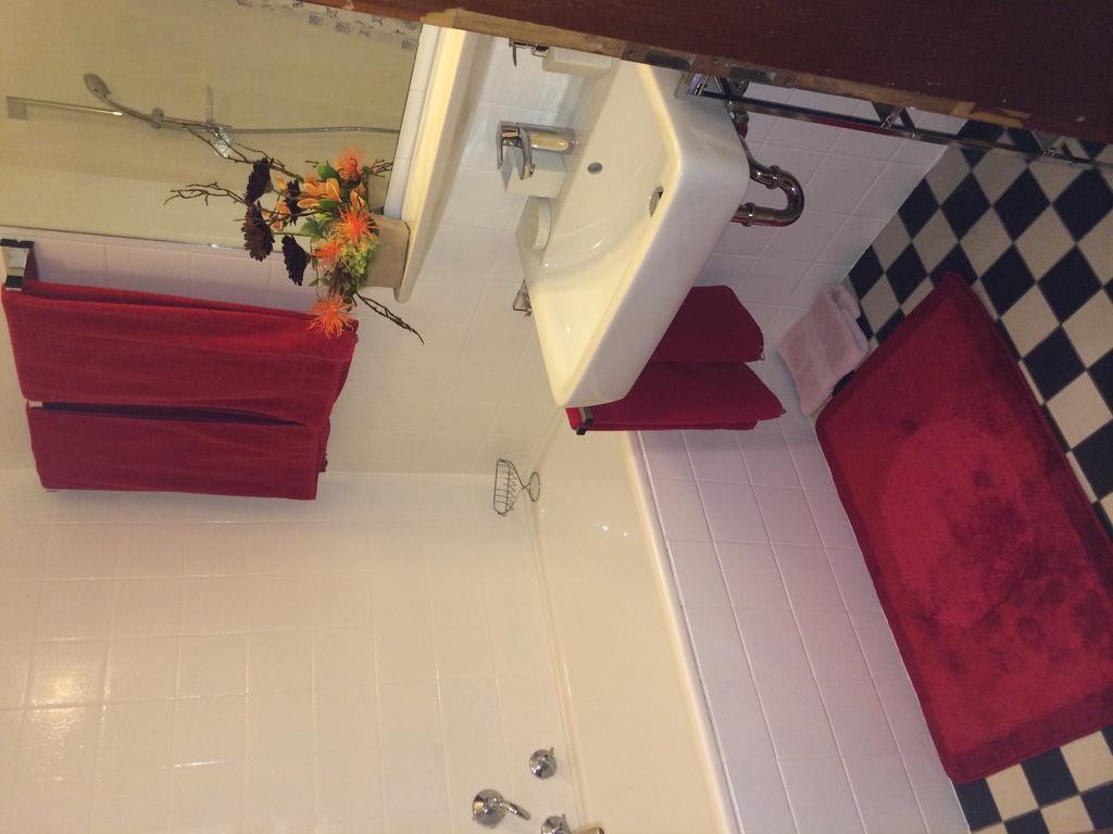 2Places Side Lorrach Room photo